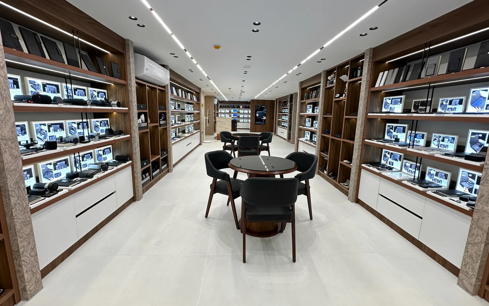 Advance Pro Showroom