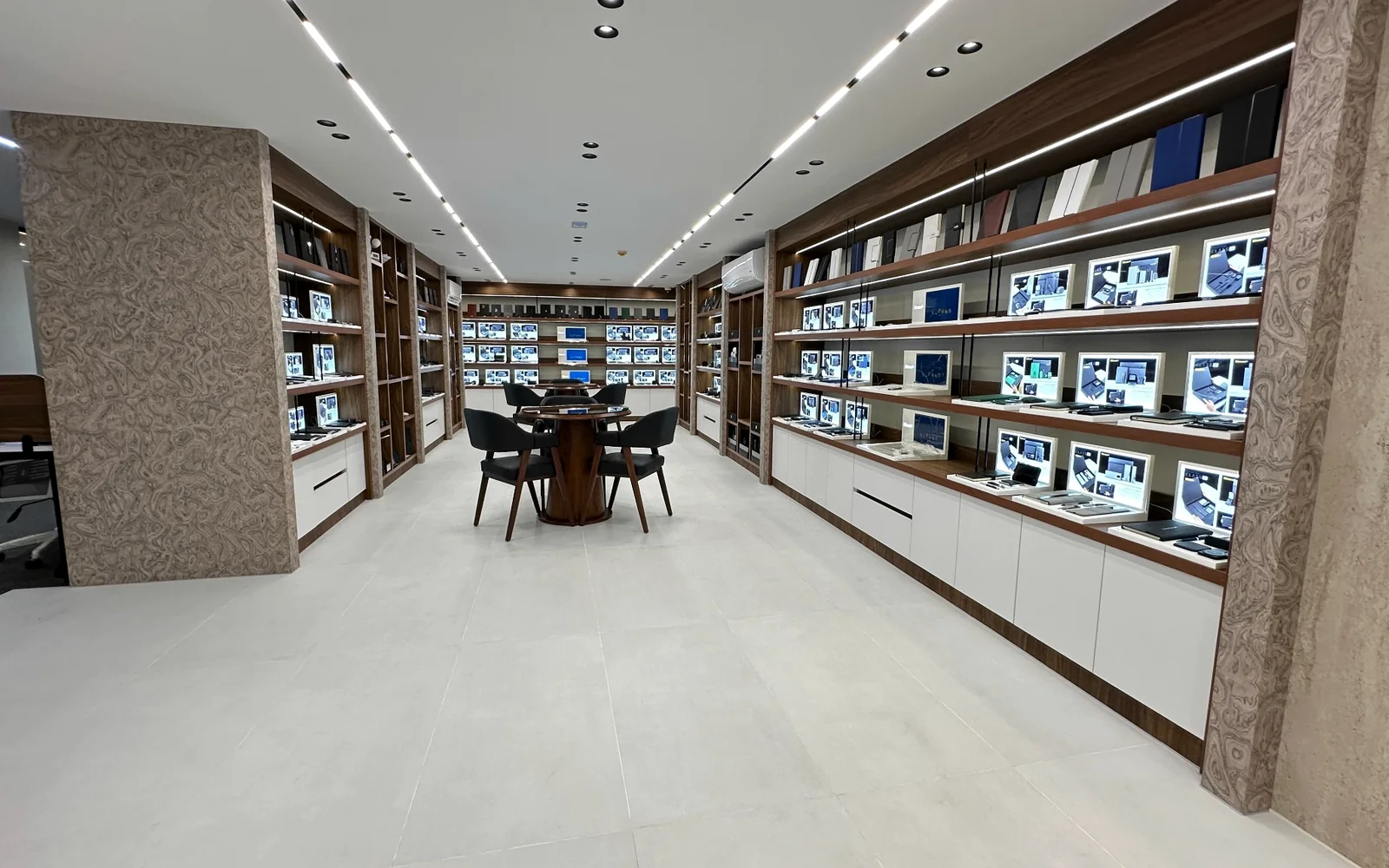 Advance Pro Showroom