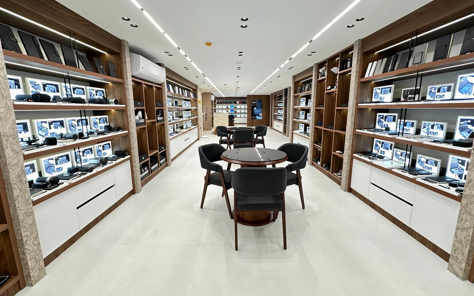 Advance Pro Showroom